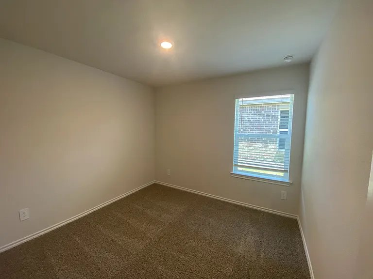 1818 Potomac Ln — Photo 10
