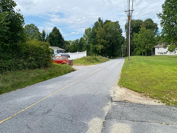 4th image of 21 Pickett Rd