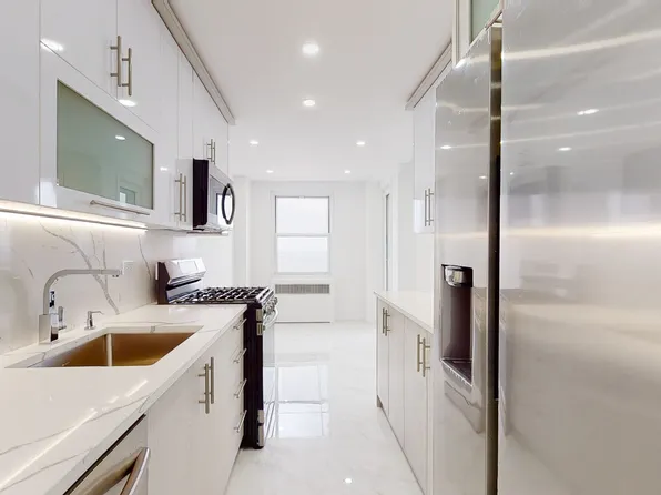 1311 Brightwater Avenue image 1 of 9