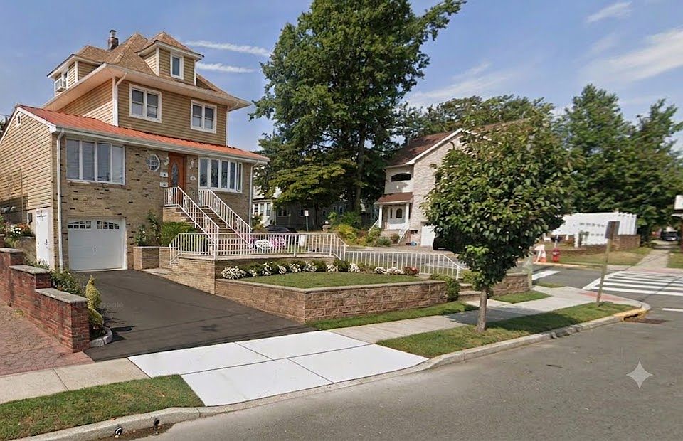 1st image of 101 Delafield Ave #2