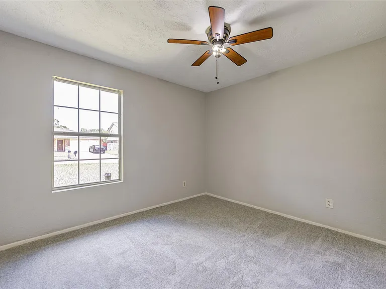 9915 Towne Tower Ln — Photo 10