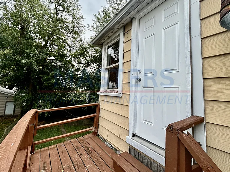2563 Foraker Ave — Photo 22