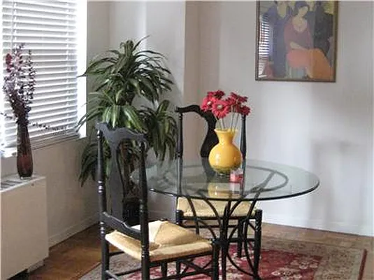 Sold by Akam Sales and Brokerage | media 7