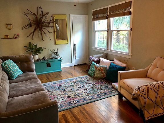 5th image of 709 NW 9th Ave