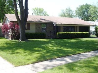 1231 Springdale Ln, Elk Grove Village, IL 60007