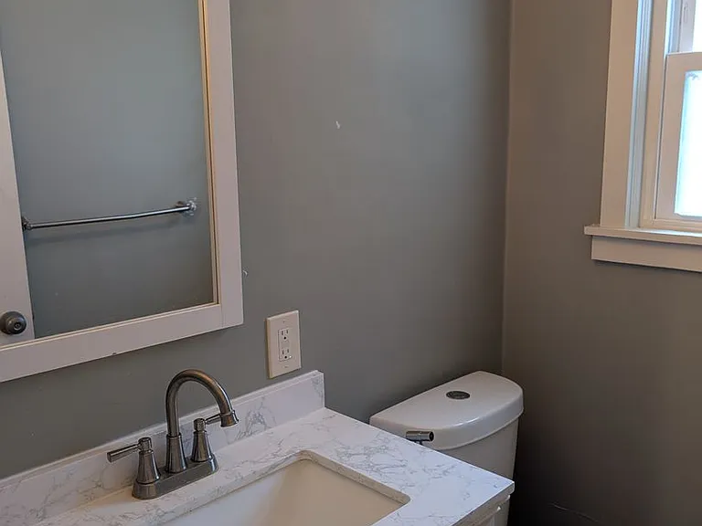 111 Eastmoreland Dr — Photo 15