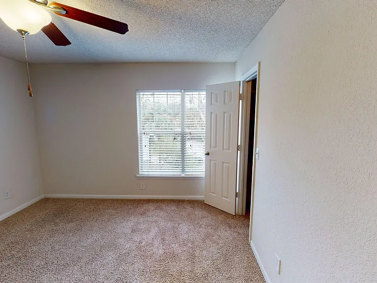 Altamira Place Apartment Homes — Photo 149