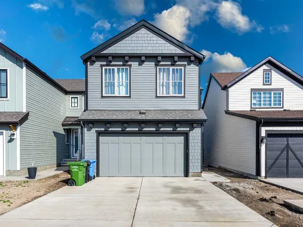 46 N Savoy Lndg SE, Calgary, AB T3S 0E1
