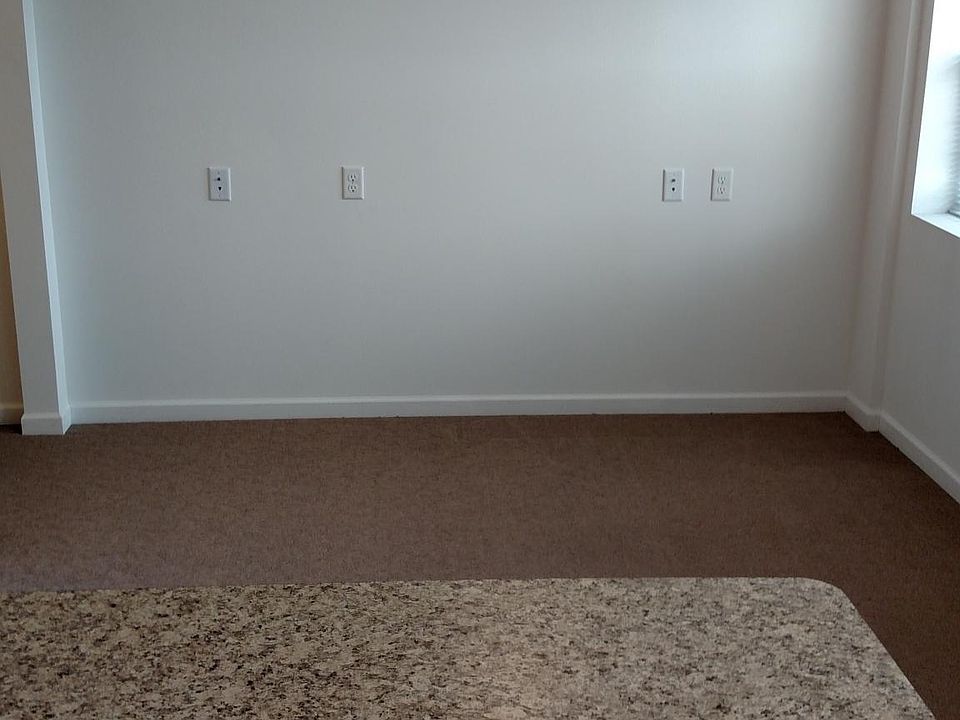 2nd image of 919 6th St APT 102