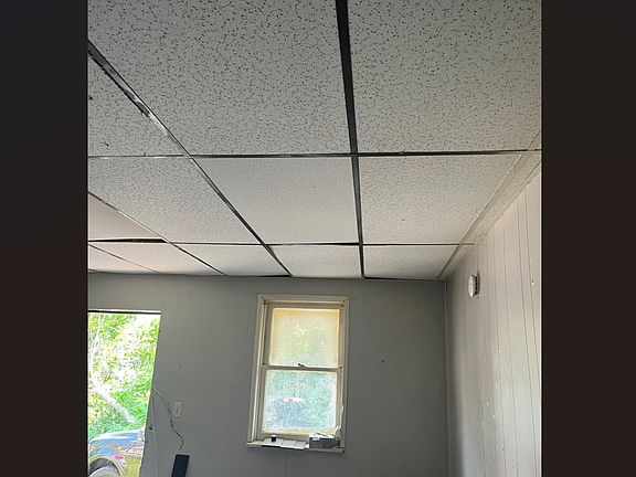 2nd image of 48 Bevier St