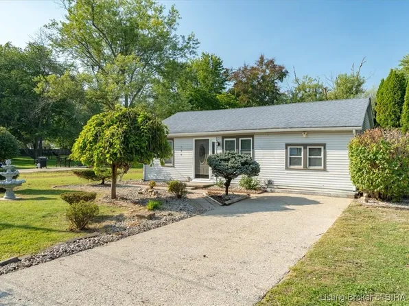 154 3rd Street, Charlestown, IN 47111