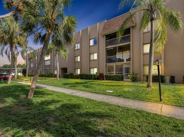 1540 Glen Oaks Dr E #B-228, Sarasota, FL 34232