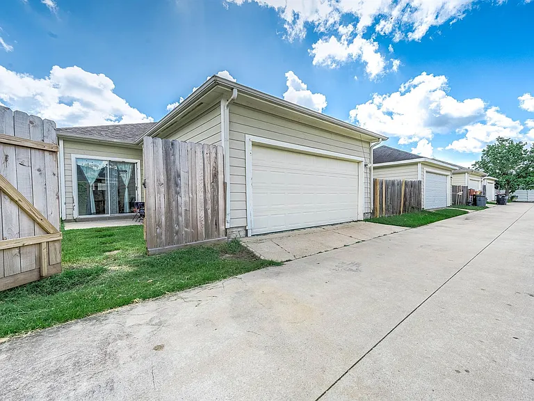 6162 Settlers Lake Cir E — Photo 21