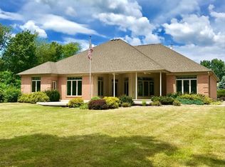 89981 Shorelane Dr, Lawton, MI 49065