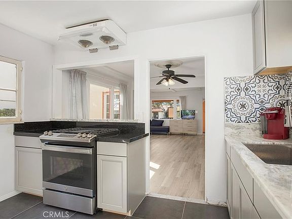 4th image of 251 Avenida Del Mar #A