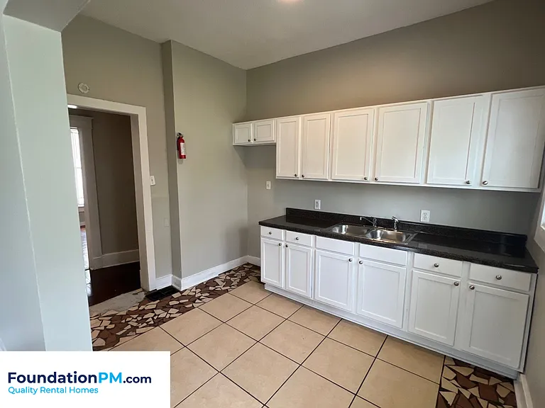 701 E Alston Ave — Photo 3