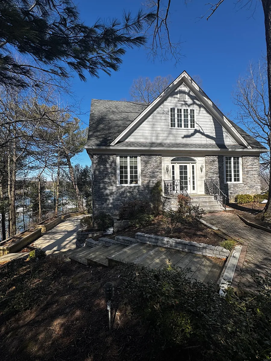 Building Photo - 3912 Calawasse Rd