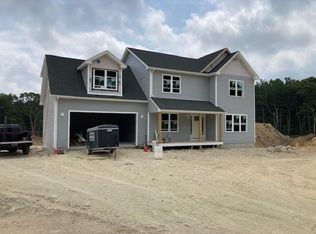 3 Hillcrest Dr, Cranston, RI 02921