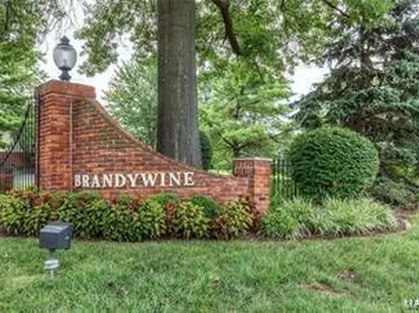 1511 Hampton Hall Dr APT 11, Chesterfield, MO 63017