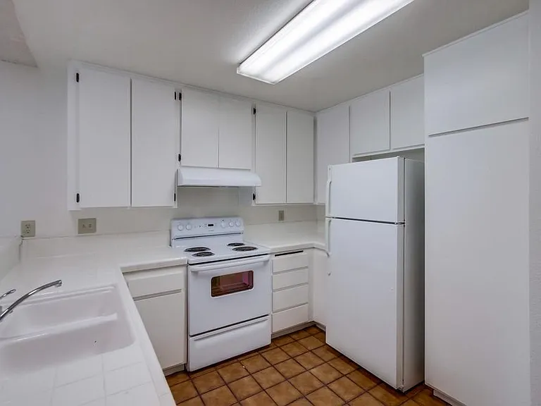 4002 Camino Calma — Photo 3