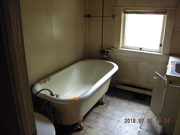2nd image of 1223 Stewart Ave SE
