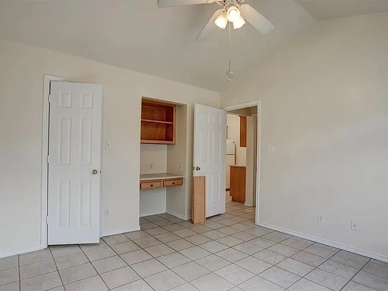427 Lindsey St #113 — Photo 4