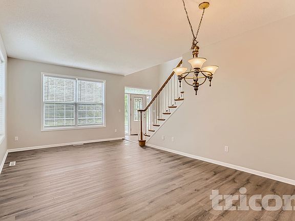 4th image of 15012 Viewcrest Ln