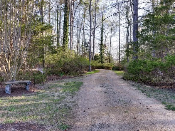 15465 Holly Dr, Smithfield, VA 23430