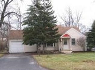 815 E Glenwood Rd, Glenview, IL 60025