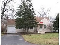 815 E Glenwood Rd photo 1