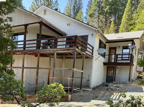 28484 Georges Dr, Strawberry, CA 95364
