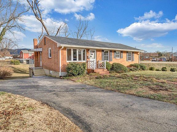 2nd image of 5809 Sierra Dr