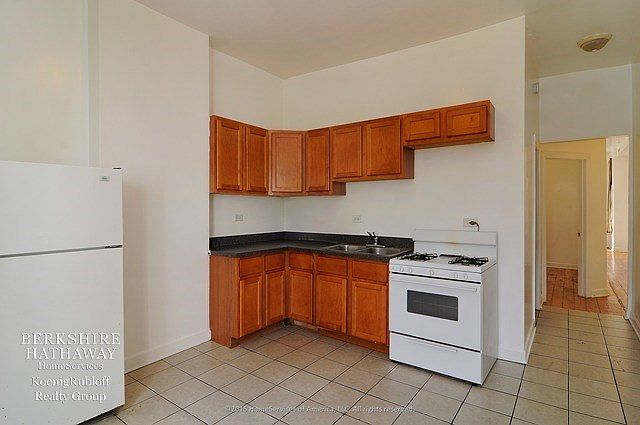 2nd image of 3448 W Fulton Blvd #1
