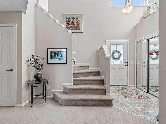 4th image of 10 S Cougar Ridge Bay SW