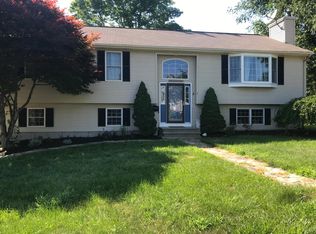 11 Paine St, North Smithfield, RI 02896