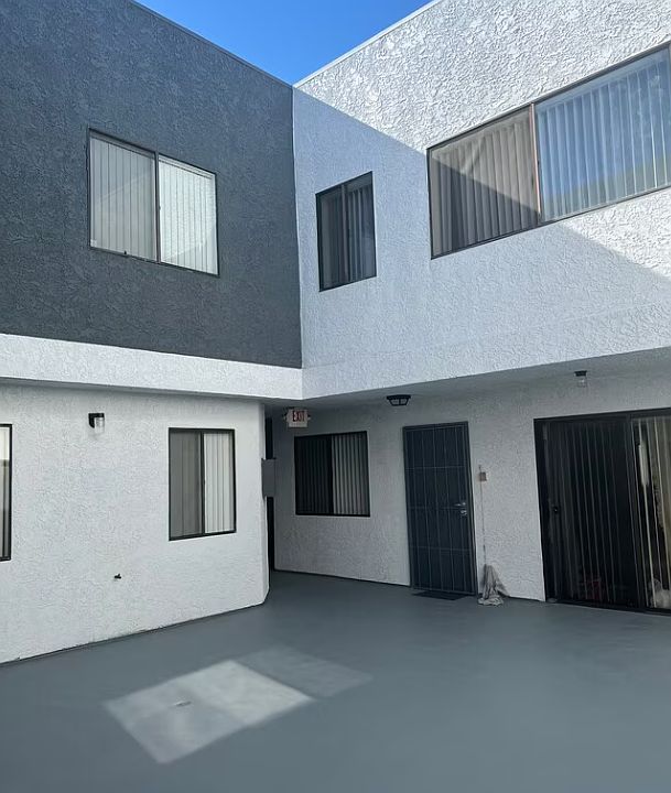 Building Photo 3
