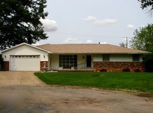 41 Cedar Cir, Tuscola, IL