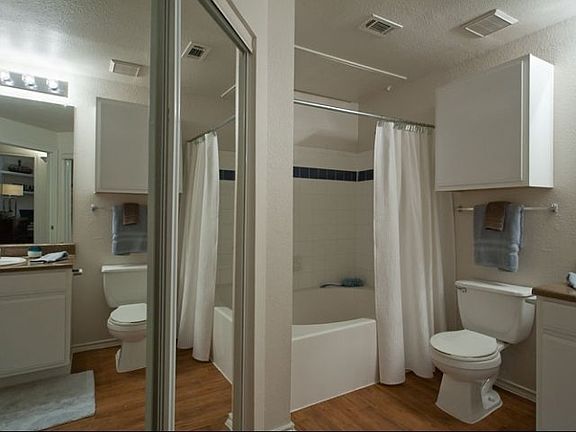 4th image of 10411 West Ave