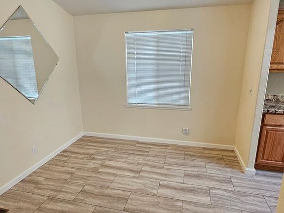 5th image of 165 Blossom Hill Rd Spc 14