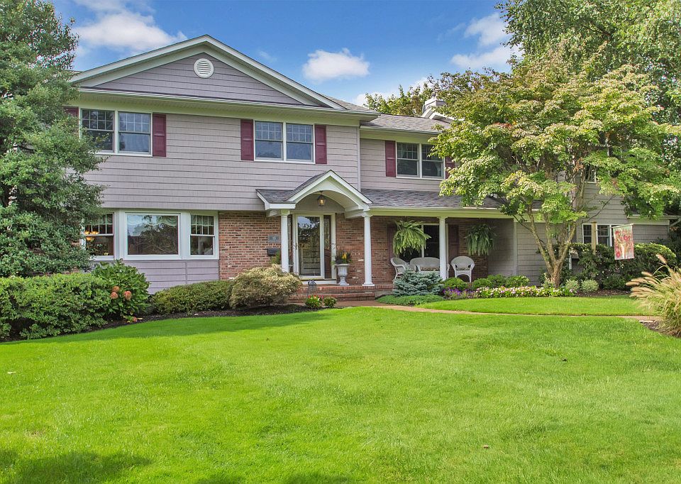1st image of 315 Woodland Dr
