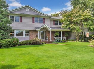 315 Woodland Dr, Brightwaters, NY 11718