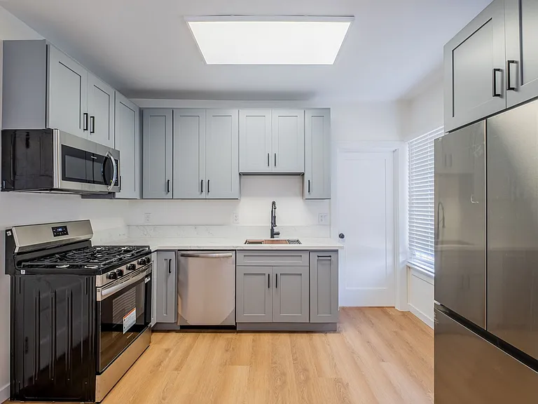 108 Broadway Residences — Photo 6