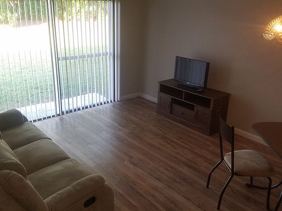 5th image of 6592 Kenwood Dr