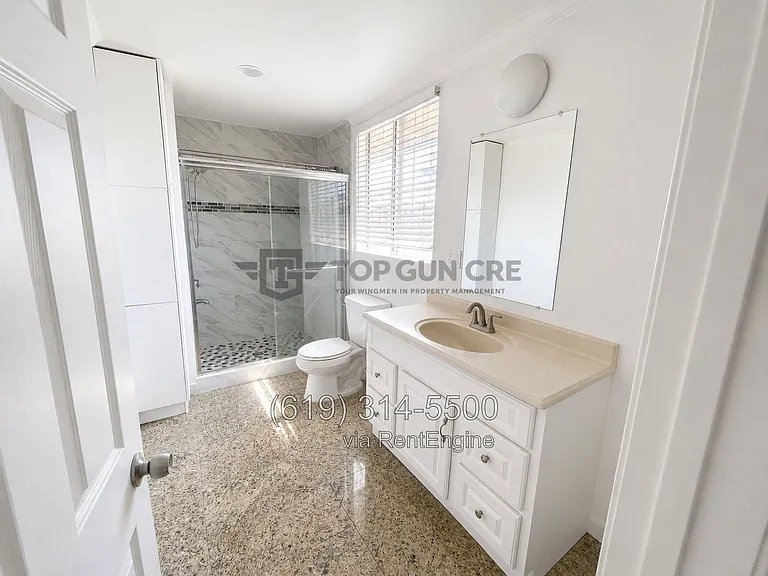 2430 Bartel St — Photo 11