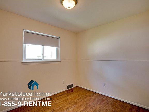 5th image of 15151 Sunbury St