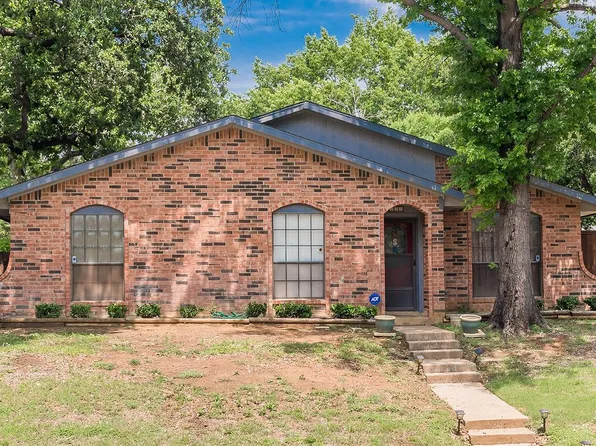 729 Mockingbird Dr, Lewisville, TX 75067