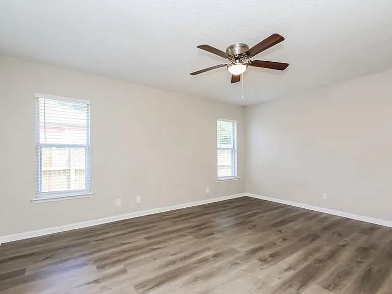 12640 Ashmore Green Dr S — Photo 10