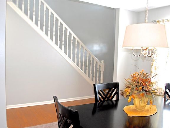 5th image of 607 Shingle Oak Ct
