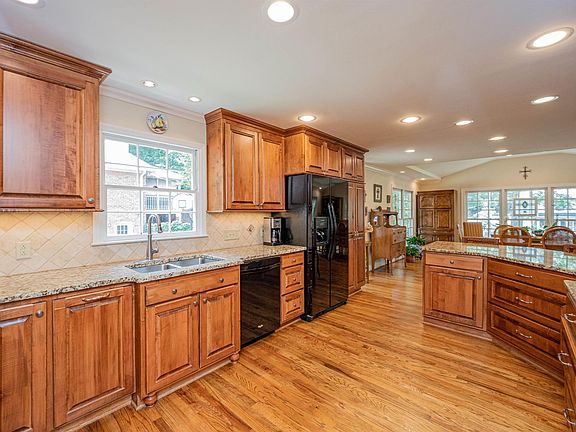 4th image of 3468 Birchwood Ln