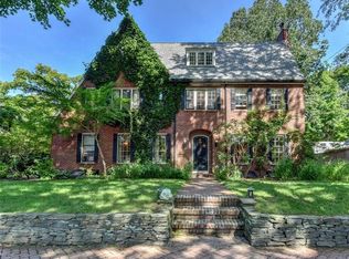 124 Freeman Pkwy, Providence, RI 02906